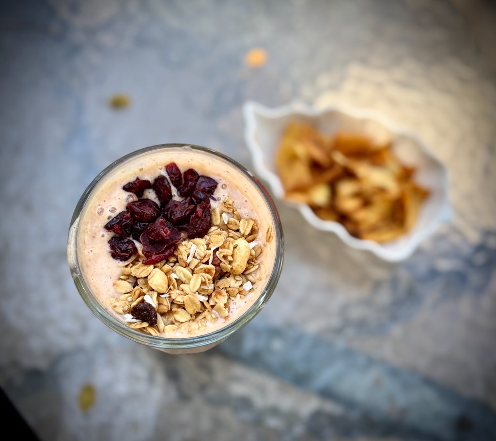 Granola smoothie